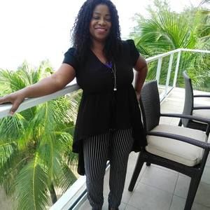 Meet your Posher, Debbie